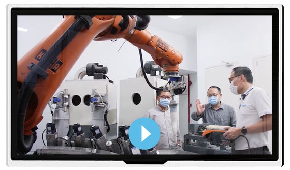 KUKA: A future-proof solution for glove dipping processes 