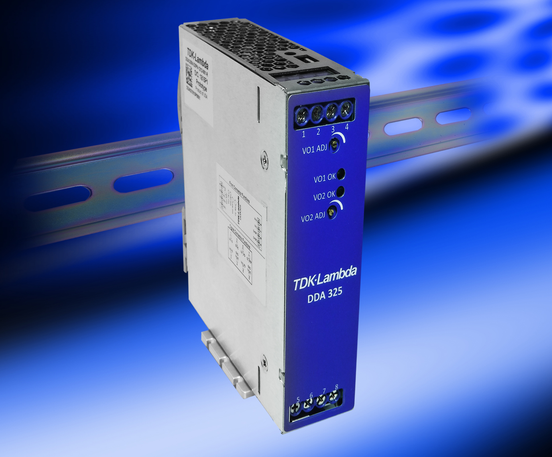 Powerful DC-DC converter for DIN rail mounting