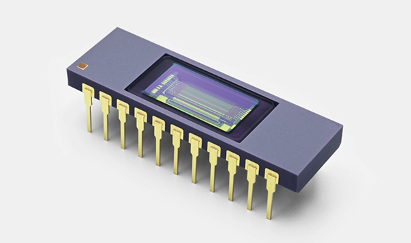 Non-cooled InGaAs image sensor for multichannel spectrophotometry